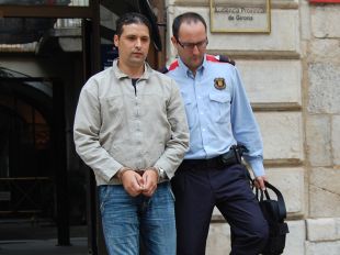Suspès el judici amb jurat popular a l'acusat de matar un home d'una ganivetada a la Rambla de Figueres