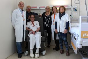 La Fundació Oncolliga dona divuit butaques per a pacients i acompanyants al Trueta