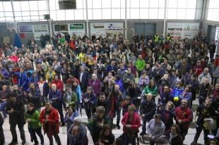 Mig miler de persones desafien el feixisme en una manifestació a Verges