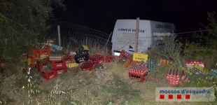 Dos detinguts per robar 200 caixes de begudes d'un magatzem a Mont-ras