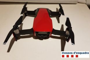 Detingut per intentar vendre un dron robat dins una furgoneta a Celrà