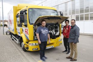 Formar-se com a conductor professional a cost zero i sortir amb ofertes de feina sota el braç