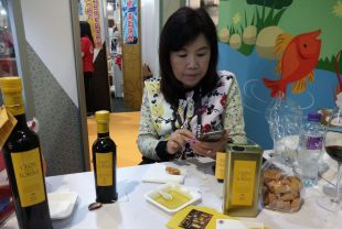 L'oli d'oliva Clos de la Torre de Rabós arriba a la Xina