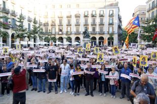 Un miler de persones es concentren a Girona en contra el judici de l'1-O