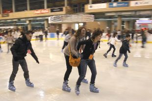 Més de 14.00 patinadors han passat per la pista de gel de Girona