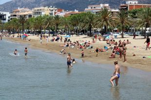 Roses publica un apartat a la seva app per conèixer l'aforament de les platges