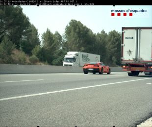 Denunciat un conductor que circulava a 200 km/h per l’AP-7 a Bàscara