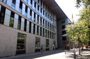 El jutjat processa el professor de bateria de Quart per abusar sexualment de dos exalumnes
