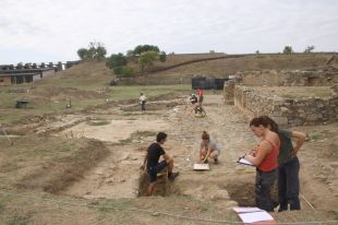 L'Estat finançarà obres de recuperació de les muralles de la Ciutadella de Roses i del poblat ibèric d'Ullastret