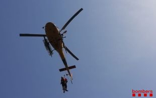 Ferida una persona en caure contra les roques a Cala Foradada de Palamós