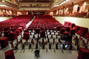 Figueres renova el pati de butaques del Teatre El Jardí
