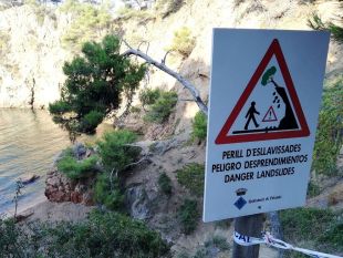 Palamós tanca indefinidament la Cala Corbs pel risc de despreniments