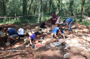 L'assentament neandertal de Roca Foradada de Fontcoberta, cada cop més a prop