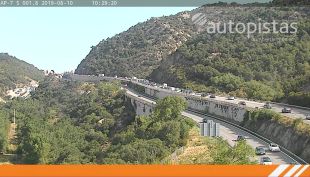 Retencions de 12 quilòmetres a l'AP-7 a la Jonquera per enllaçar amb França