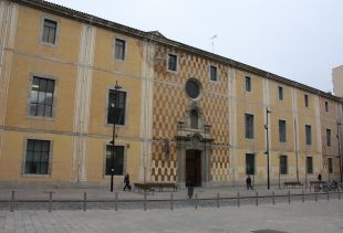 Una mostra a la Casa de Cultura de Girona informa sobre l'abús sexual infantil i com prevenir-lo