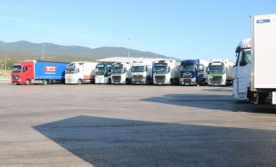 Malestar dels transportistes obligats a passar per la Jonquera per la cimera del G-7