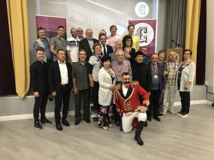 Les grans estrelles del circ rus han fet donació del seu vestuari per a Circusland
