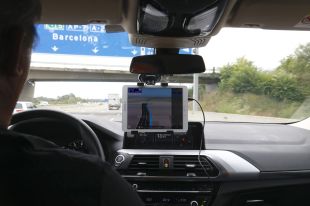 L'AP-7 a Girona posa a prova la convivència entre cotxes autònoms i convencionals
