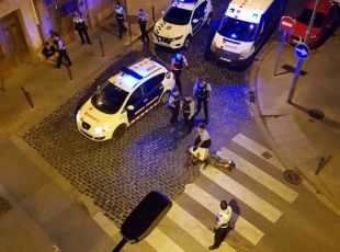 Un detingut per intentar agredir un mosso que separava dos grups barallant-se a Figueres