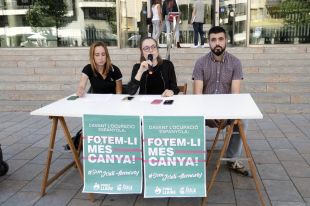 Campanya amb ''accions de desobediència'' en solidaritat amb el gironí acusat d'ultratge a la bandera
