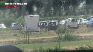 Detingudes in fraganti tres persones per saquejar dos cotxes a Palamós