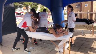 Denuncien un increment d'intrusisme laboral de massatgistes que fan funcions de fisioterapeutes