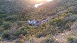 Un cotxe es precipita per un barranc en ple Cap de Creus