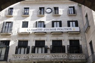 Sindicats i oposició carreguen contra un correu electrònic de Madrenas per a tota la plantilla