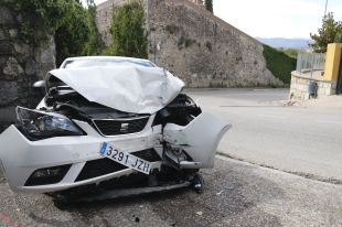 Ferits dos ancians en un accident de cotxe davant l'escola Monjtuïc de Girona