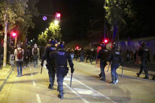 Els Mossos dispersen un piquet amb 350 CDR que protestava davant d'Hisenda a Girona