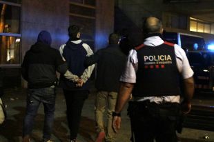 Denuncien agressions policials en les detencions als manifestants contra la sentència del Procés