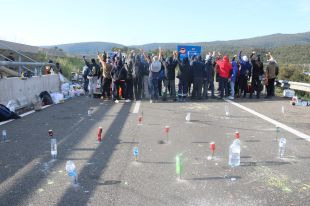 Els manifestants abandonen l'AP7 a la Jonquera 