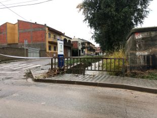 La llevantada obliga a tallar tres carreteres de l'Alt Empordà