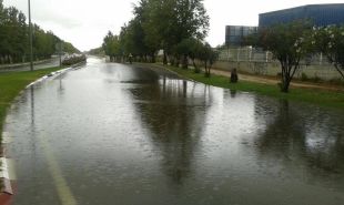 Tallades una dotzena de carreteres gironines per la llevantada