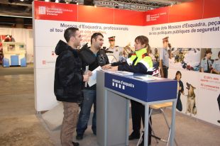Més de 20.000 joves ja s'han inscrit a la web per convertir-se en Mossos d'Esquadra 