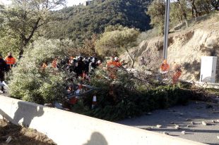 Reobren l'AP-7 en sentit sud a la frontera després de 31 hores de tall