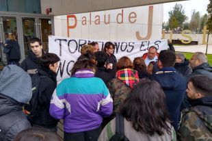 Llibertat per un dels joves empresonats pels aldarulls a Girona