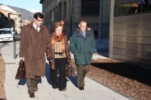 Els forenses entrevisten per primer cop els pares del zelador d'Olot per acotar el seu estat mental