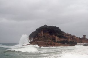 Alerta per ventades, neu i mala mar a les comarques gironines