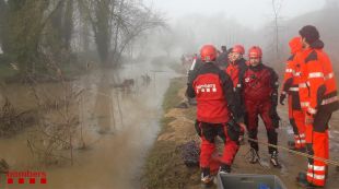 Troben mort el jove desaparegut a l'interior del tot terreny enfonsat a la séquia de Sils