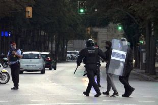 El menor que va llançar pintura als Mossos el segon aniversari de l'1-O a Girona no declara
