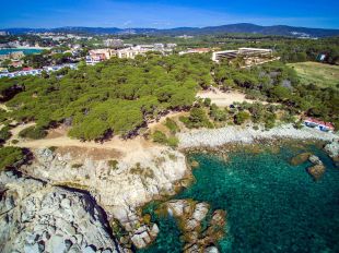 1.290 firmes perquè el Govern que compri una parcel·la de 4,3 MEUR a Palamós per evitar un nou edifici
