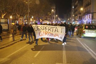 Unes 150 persones convocades pel CDR tallen el trànsit al centre de Girona