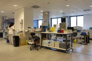 Es posa en marxa el Laboratori Clínic d’Urgències del Trueta al nou emplaçament 