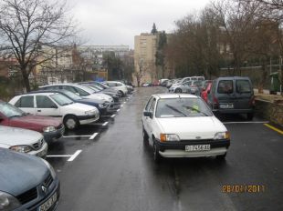 L'Ajuntament de Girona asfalta l'aparcament de Vista Alegre i el limita a 72 places