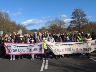 La plataforma 'No és un Vial' d'Olot aconsegueix més de 7.000 signatures i es reunirà amb Territori