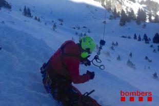 Dos escaladors en estat greu víctimes d'un allau a Gra de Fajol