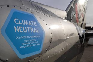Skydive Empuriabrava reforesta l'Amazones per compensar la contaminació que produeix