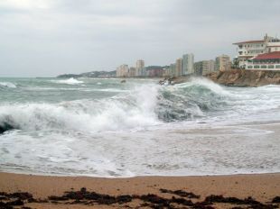 El temporal deixa onades de fins a 12 metres al cap de Begur