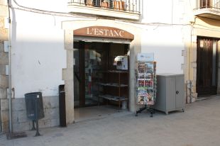 Dos encaputxats entren a l'estanc de Fornells de la Selva i s'emporten 700 euros